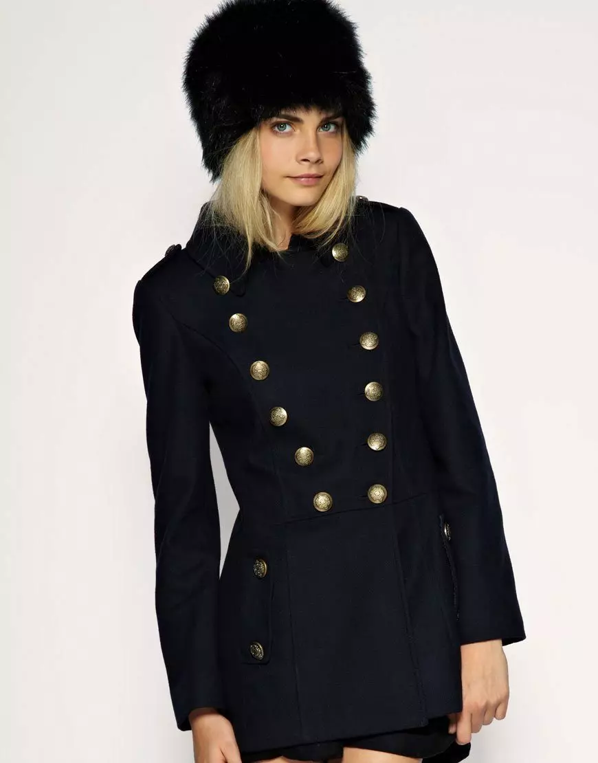 Winter Women's Coat (384 mga larawan): Fashionable 2021 sa sintepsum, hooded, kabataan, lana, para sa buntis, amerikana pababa 643_100