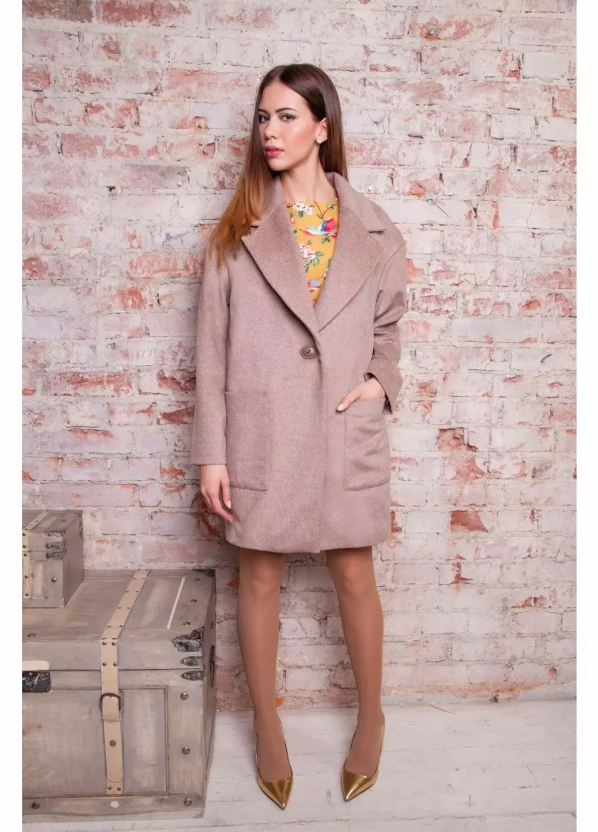 Winter Women's Coat (384 mga larawan): Fashionable 2021 sa sintepsum, hooded, kabataan, lana, para sa buntis, amerikana pababa 643_116