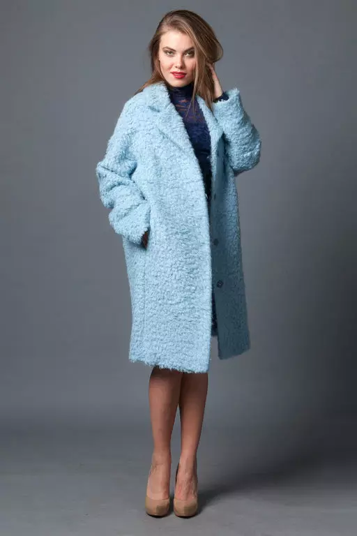 Téli női kabát (384 fotók): divatos 2021 a sintepsumon, kapucnis, ifjúság, gyapjú, terhes, kabát 643_117