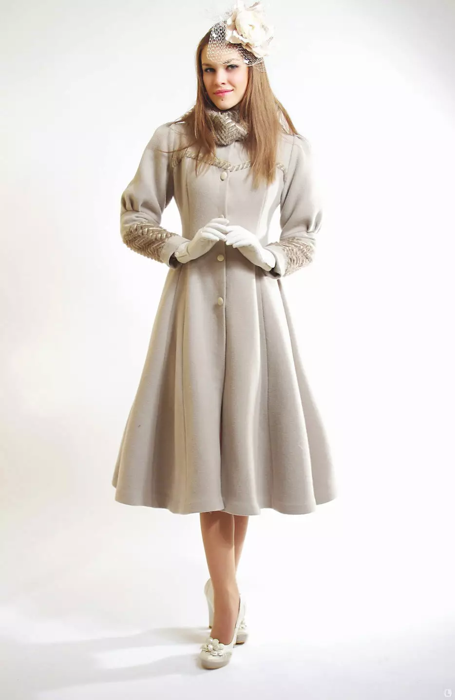 Téli női kabát (384 fotók): divatos 2021 a sintepsumon, kapucnis, ifjúság, gyapjú, terhes, kabát 643_121