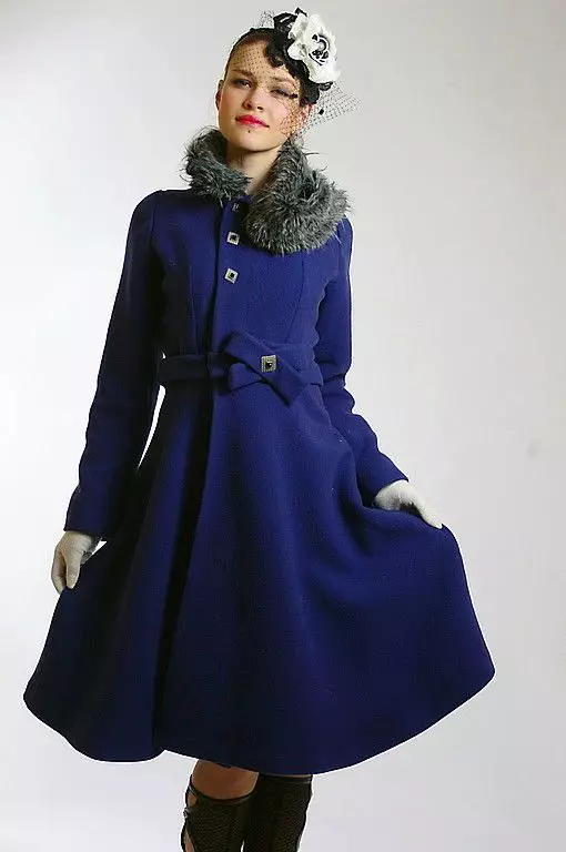 Winter Women's Coat (384 mga larawan): Fashionable 2021 sa sintepsum, hooded, kabataan, lana, para sa buntis, amerikana pababa 643_124
