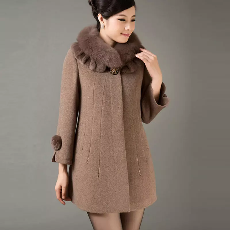 Téli női kabát (384 fotók): divatos 2021 a sintepsumon, kapucnis, ifjúság, gyapjú, terhes, kabát 643_151