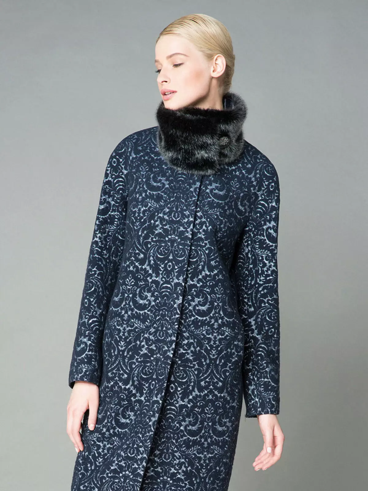 Winter Women's Coat (384 mga larawan): Fashionable 2021 sa sintepsum, hooded, kabataan, lana, para sa buntis, amerikana pababa 643_209