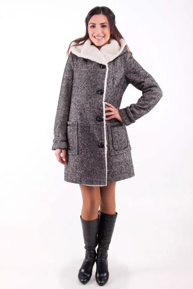Téli női kabát (384 fotók): divatos 2021 a sintepsumon, kapucnis, ifjúság, gyapjú, terhes, kabát 643_225