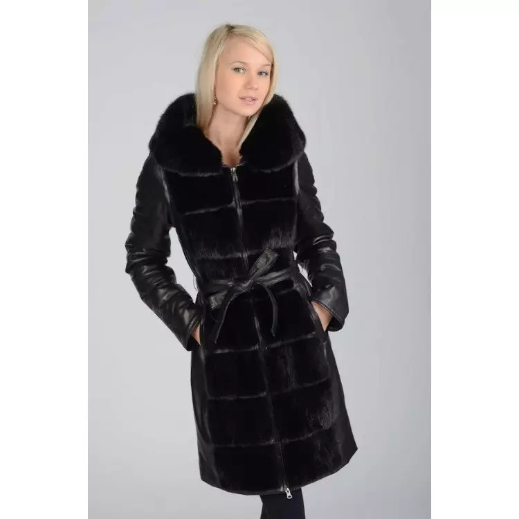 Téli női kabát (384 fotók): divatos 2021 a sintepsumon, kapucnis, ifjúság, gyapjú, terhes, kabát 643_261