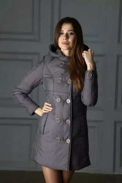 Téli női kabát (384 fotók): divatos 2021 a sintepsumon, kapucnis, ifjúság, gyapjú, terhes, kabát 643_275