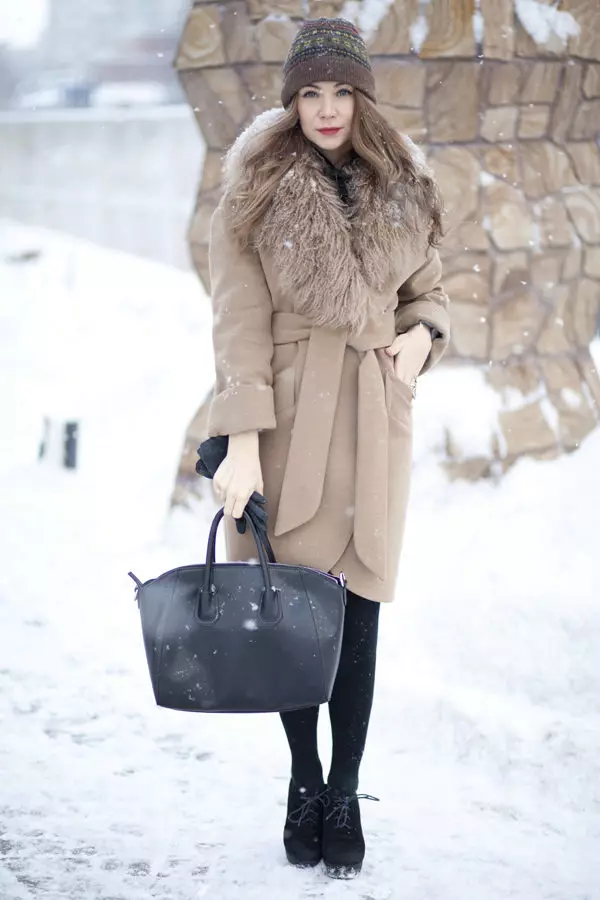 Winter Women's Coat (384 mga larawan): Fashionable 2021 sa sintepsum, hooded, kabataan, lana, para sa buntis, amerikana pababa 643_277