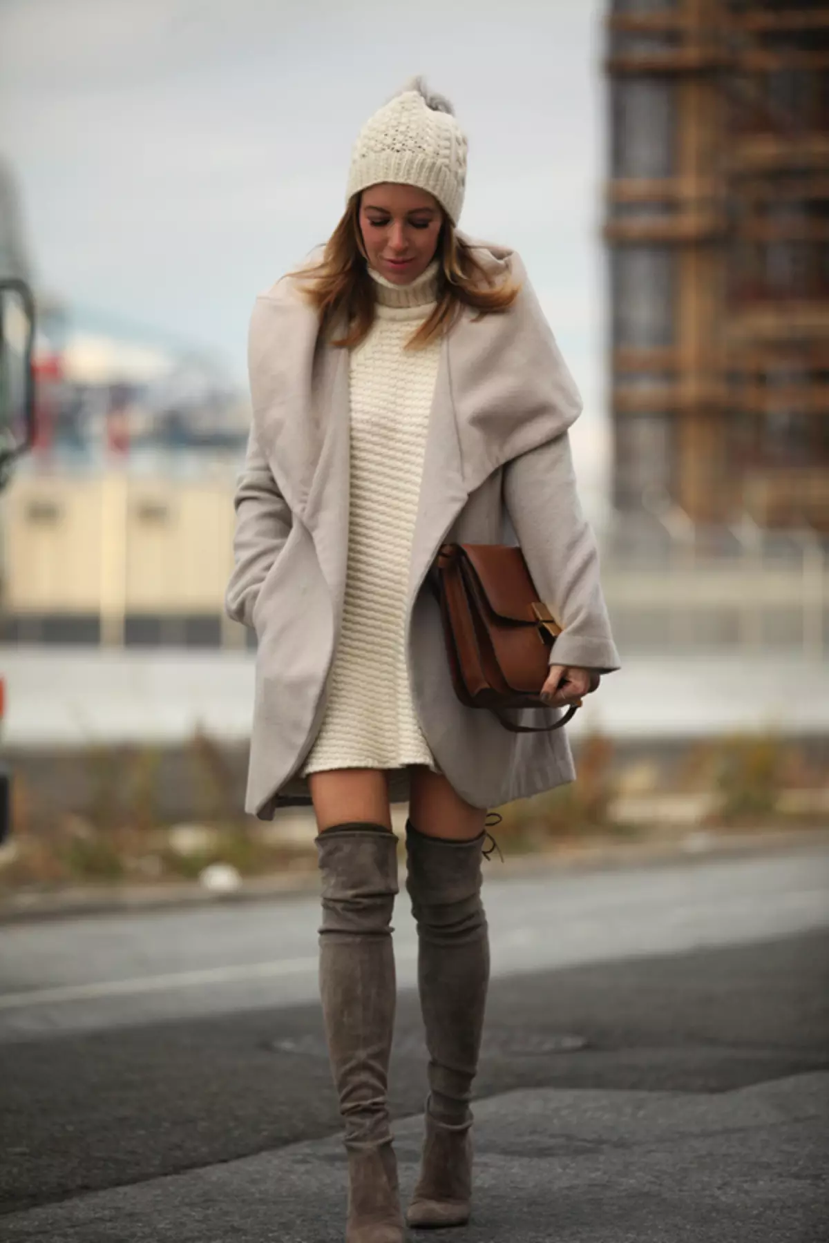 Winter Women's Coat (384 mga larawan): Fashionable 2021 sa sintepsum, hooded, kabataan, lana, para sa buntis, amerikana pababa 643_285