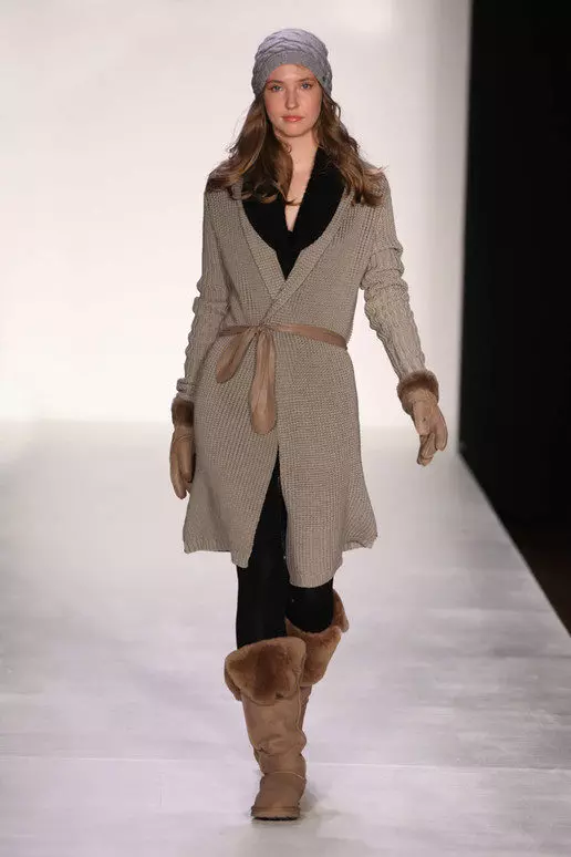 Casaco de Winter Women (384 fotos): elegante 2021 em Sintepsum, Hooded, Juventude, Woolen, para grávida, revestimento para baixo 643_292