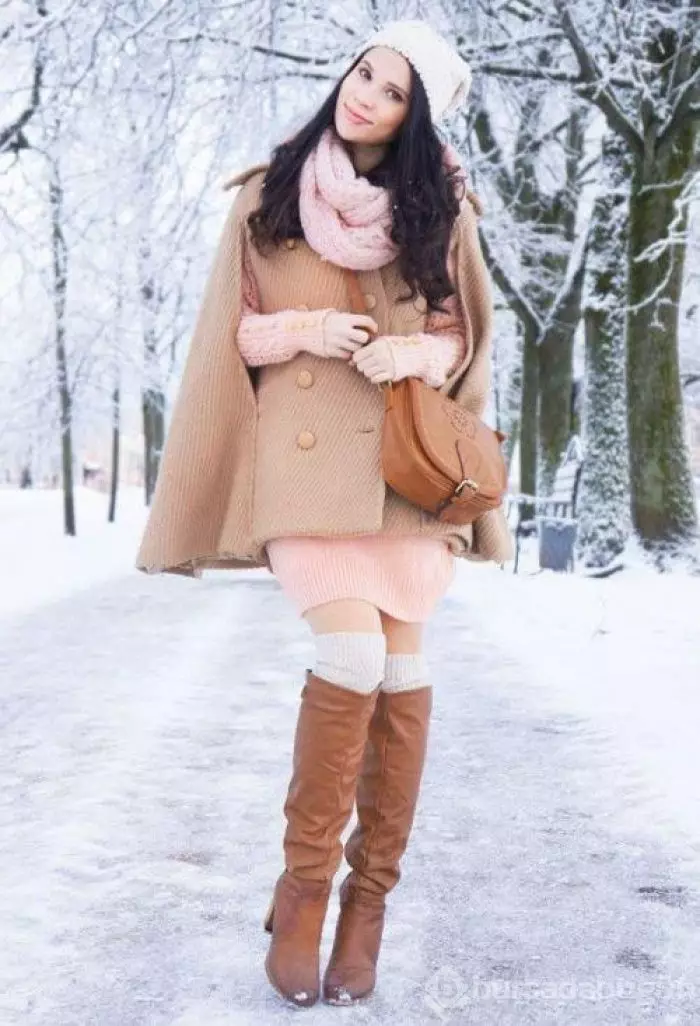 Téli női kabát (384 fotók): divatos 2021 a sintepsumon, kapucnis, ifjúság, gyapjú, terhes, kabát 643_298