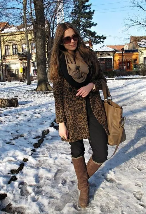 Winter Women's Coat (384 mga larawan): Fashionable 2021 sa sintepsum, hooded, kabataan, lana, para sa buntis, amerikana pababa 643_349