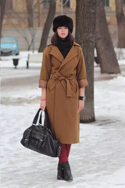 Winter Women's Coat (384 mga larawan): Fashionable 2021 sa sintepsum, hooded, kabataan, lana, para sa buntis, amerikana pababa 643_359