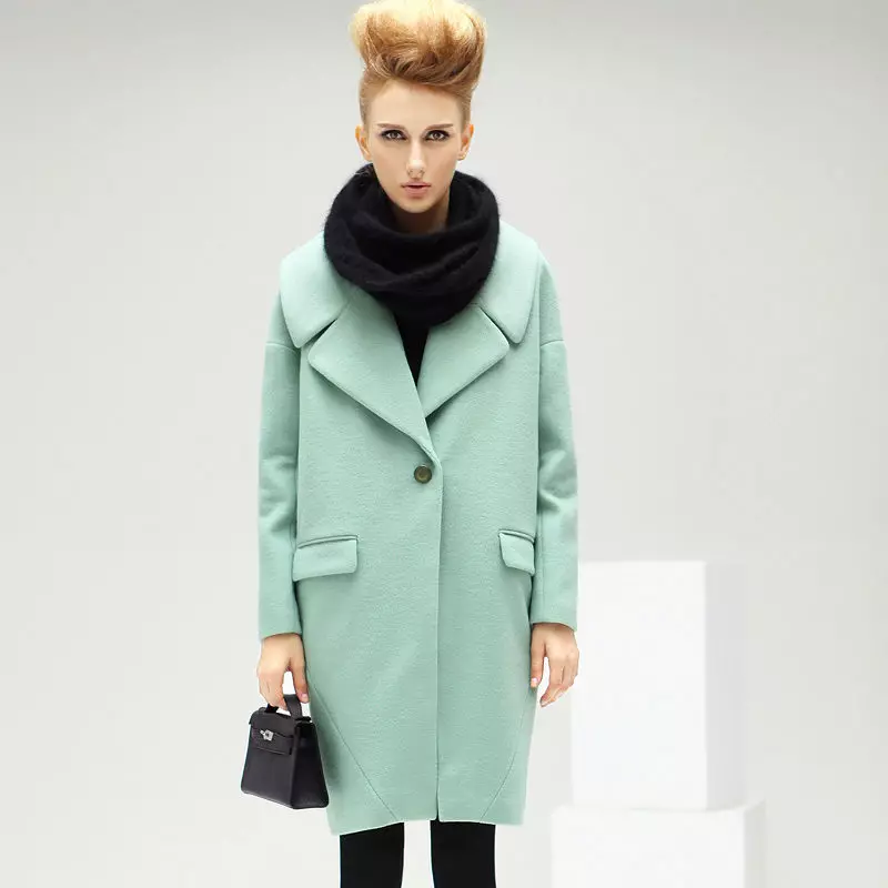 Winter Women's Coat (384 mga larawan): Fashionable 2021 sa sintepsum, hooded, kabataan, lana, para sa buntis, amerikana pababa 643_54