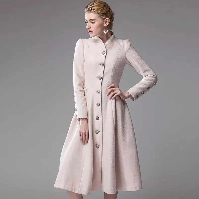 Téli női kabát (384 fotók): divatos 2021 a sintepsumon, kapucnis, ifjúság, gyapjú, terhes, kabát 643_97