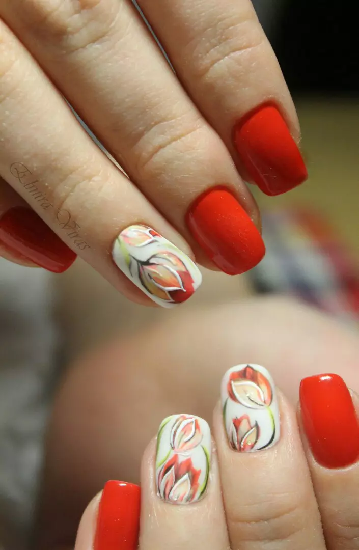 Tulips ku misumari (amafoto 28): Igishushanyo cya Manicure hamwe na tulip 6440_6