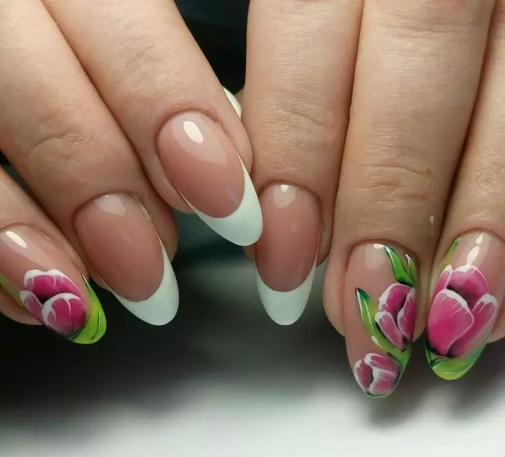 Tulips ku misumari (amafoto 28): Igishushanyo cya Manicure hamwe na tulip 6440_8