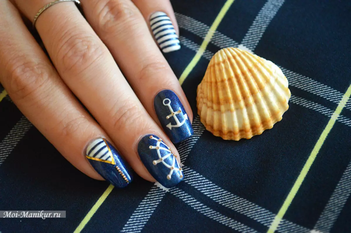 Mar em unhas (59 fotos): manicure design para o verão para relaxar na praia 6445_37