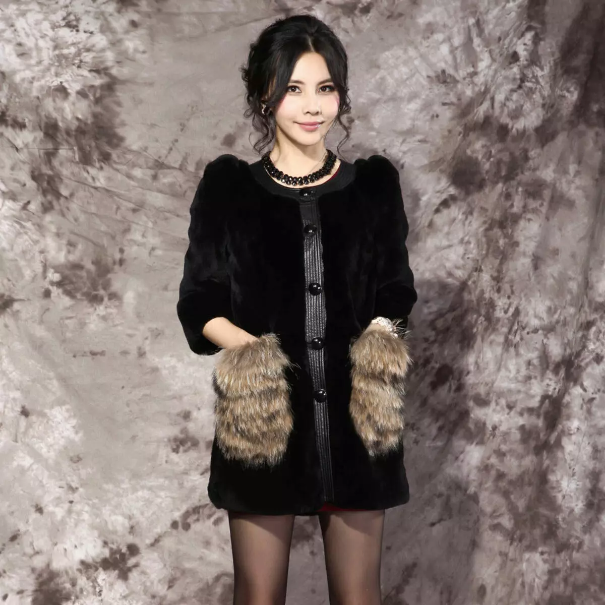 Зимски капут со крзно јака (306 фотографии): женски кожен капут, волнена, завеса, маскирана, модел 644_101
