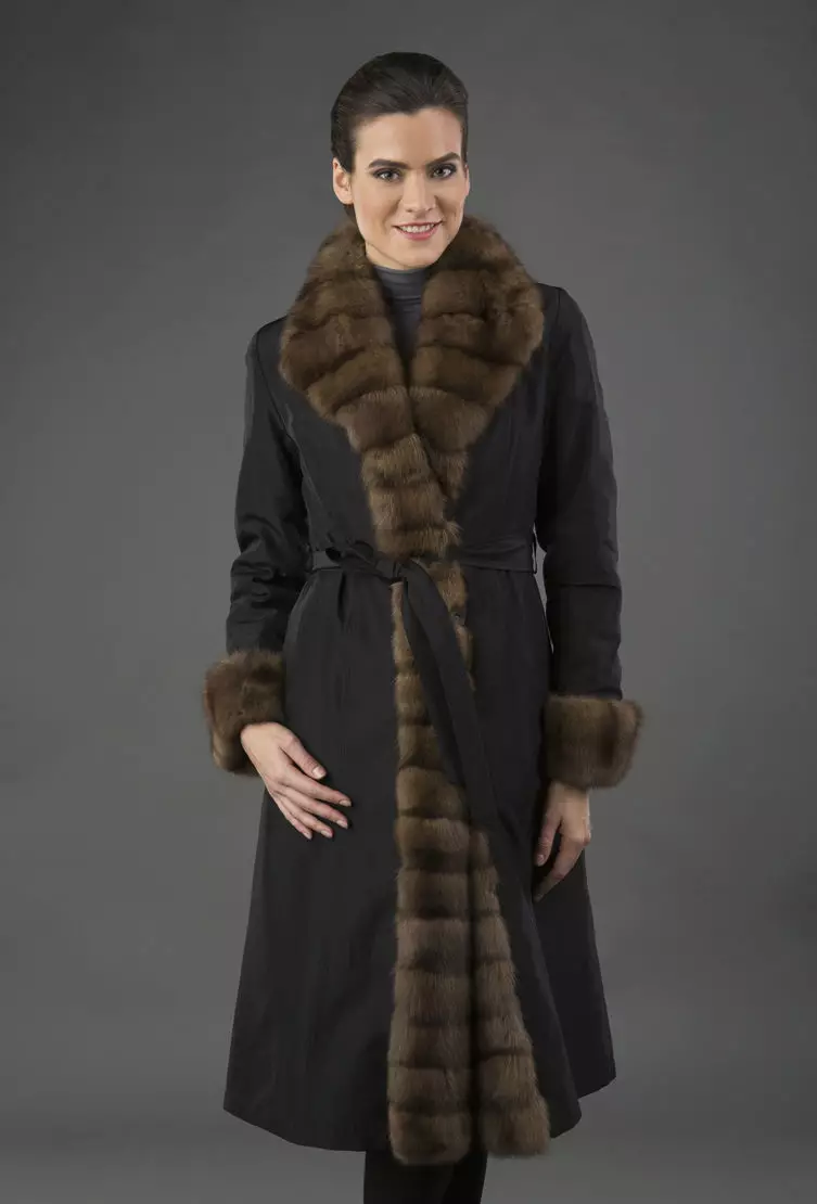 Зимски капут со крзно јака (306 фотографии): женски кожен капут, волнена, завеса, маскирана, модел 644_107