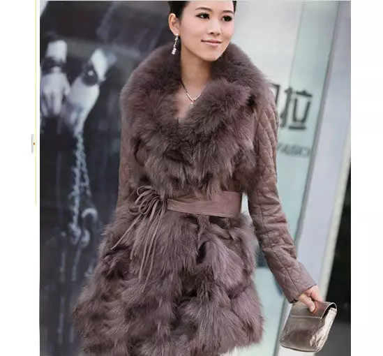 Зимски капут со крзно јака (306 фотографии): женски кожен капут, волнена, завеса, маскирана, модел 644_109