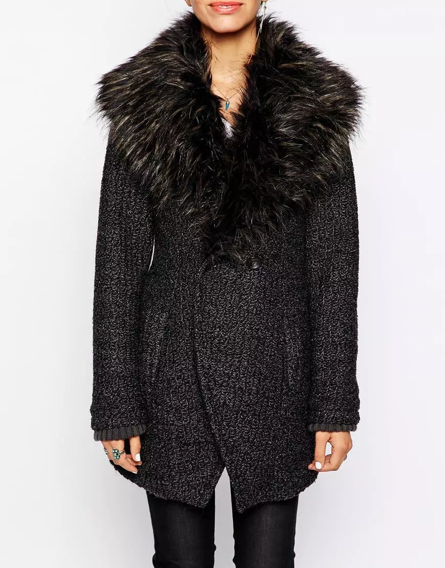 Зимски капут со крзно јака (306 фотографии): женски кожен капут, волнена, завеса, маскирана, модел 644_132