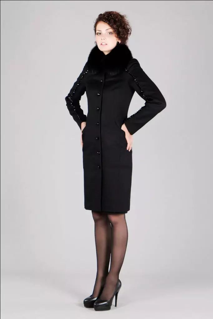 Зимски капут со крзно јака (306 фотографии): женски кожен капут, волнена, завеса, маскирана, модел 644_141