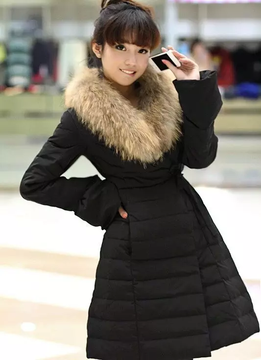 Зимски капут со крзно јака (306 фотографии): женски кожен капут, волнена, завеса, маскирана, модел 644_172