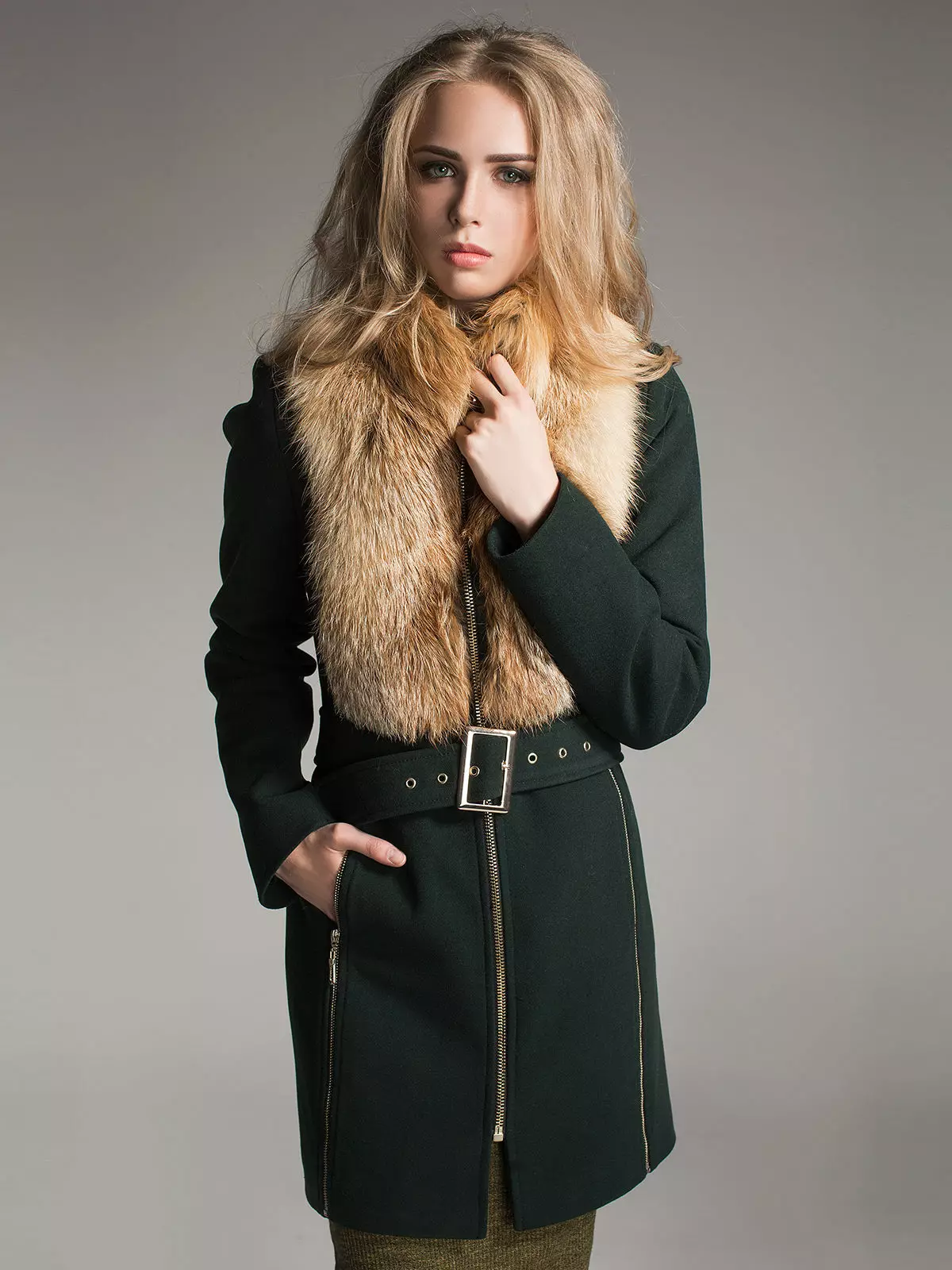Зимски капут со крзно јака (306 фотографии): женски кожен капут, волнена, завеса, маскирана, модел 644_196