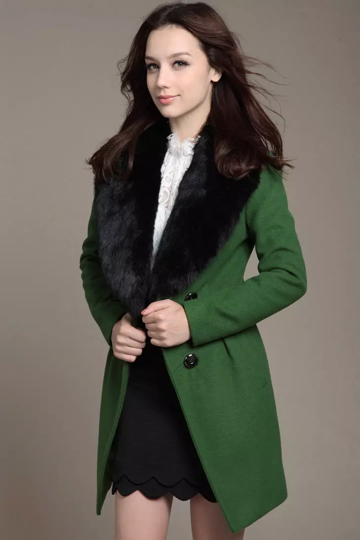 Зимски капут со крзно јака (306 фотографии): женски кожен капут, волнена, завеса, маскирана, модел 644_198