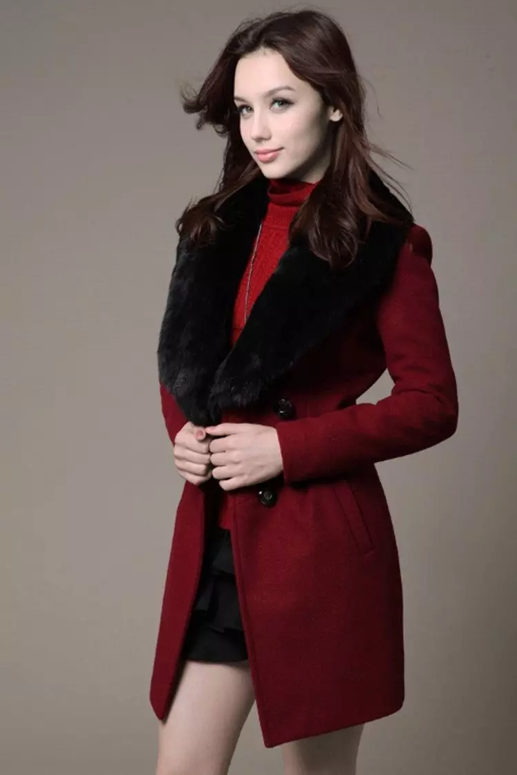 Зимски капут со крзно јака (306 фотографии): женски кожен капут, волнена, завеса, маскирана, модел 644_21