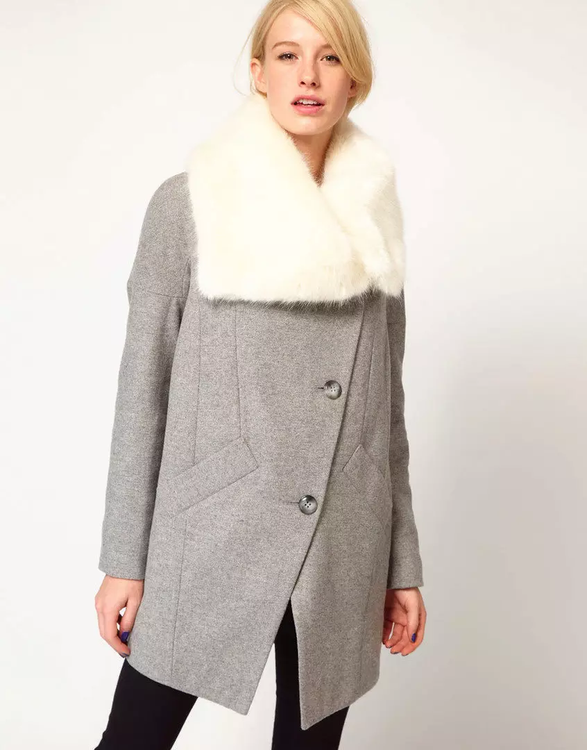 Зимски капут со крзно јака (306 фотографии): женски кожен капут, волнена, завеса, маскирана, модел 644_212