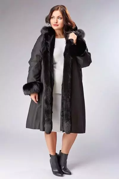 Зимски капут со крзно јака (306 фотографии): женски кожен капут, волнена, завеса, маскирана, модел 644_248