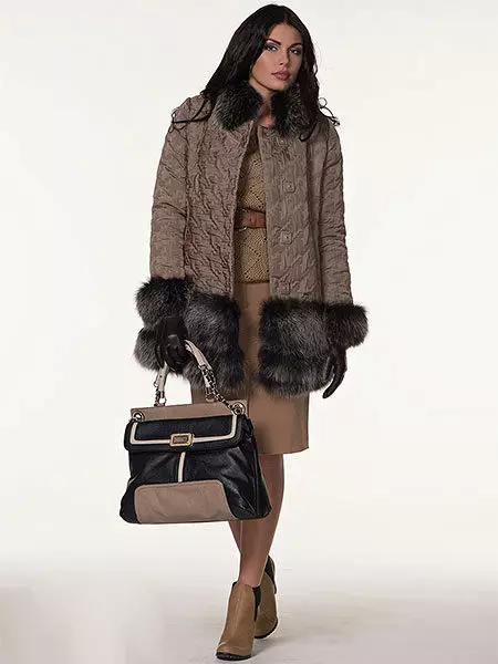 Зимски капут со крзно јака (306 фотографии): женски кожен капут, волнена, завеса, маскирана, модел 644_268