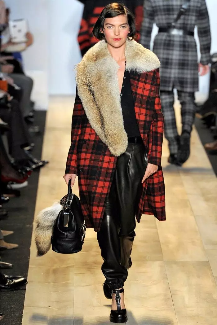 Зимски капут со крзно јака (306 фотографии): женски кожен капут, волнена, завеса, маскирана, модел 644_273