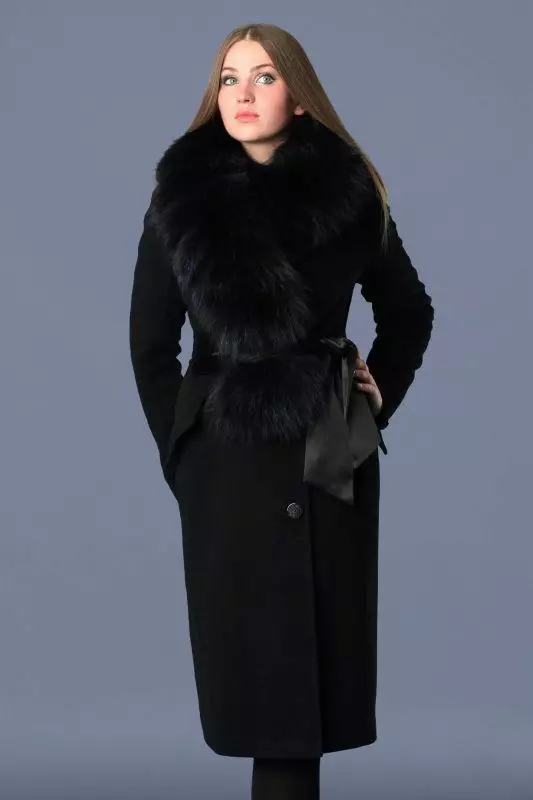 Зимски капут со крзно јака (306 фотографии): женски кожен капут, волнена, завеса, маскирана, модел 644_287