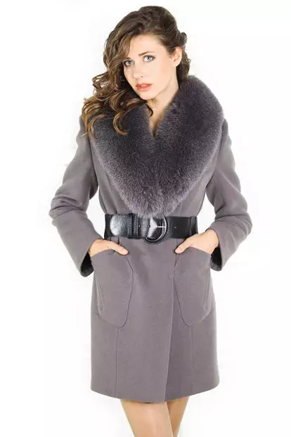 Зимски капут со крзно јака (306 фотографии): женски кожен капут, волнена, завеса, маскирана, модел 644_5