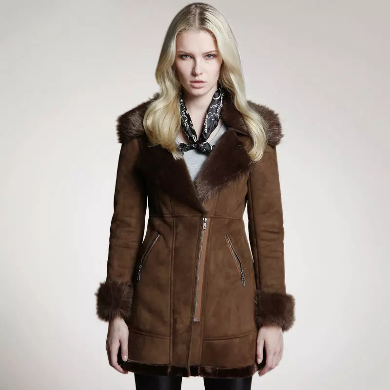 Зимски капут со крзно јака (306 фотографии): женски кожен капут, волнена, завеса, маскирана, модел 644_61