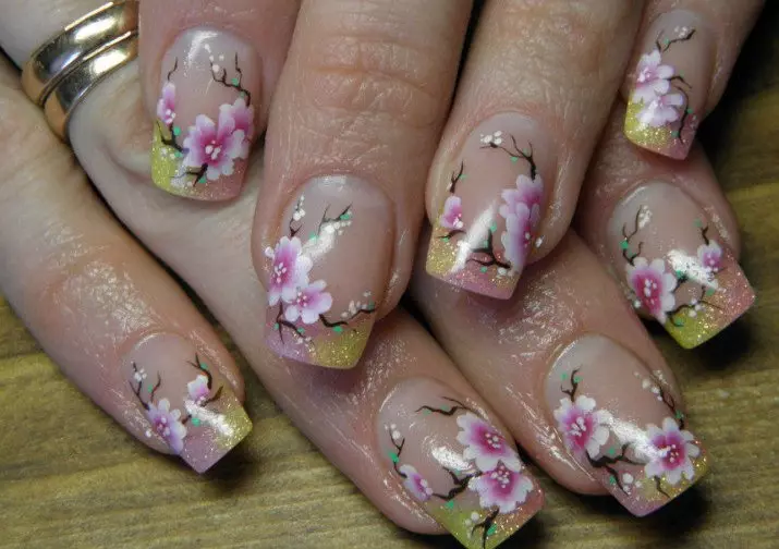 Gennemsigtig negle design (59 billeder): manicure med et mønster baseret på farveløs lak, belægning ideer med rhinestones og blomster 6453_10