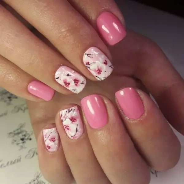 Sakura op die naels (32 foto's): manicure ontwerp met sakura takke. Hoe om 'n boom stap verbypad draai? 6462_16