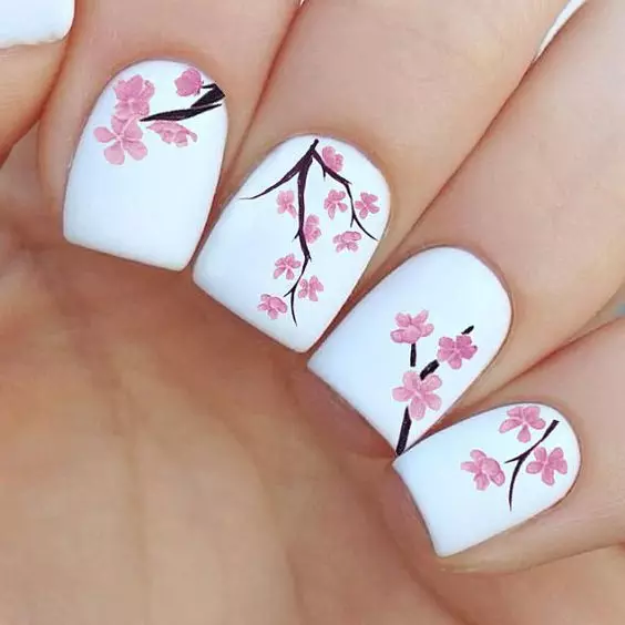 Sakura na paznokcie (32 zdjęcia): projekt manicure z gałęzi Sakura. Jak włączyć obejście kroku drzewa? 6462_6