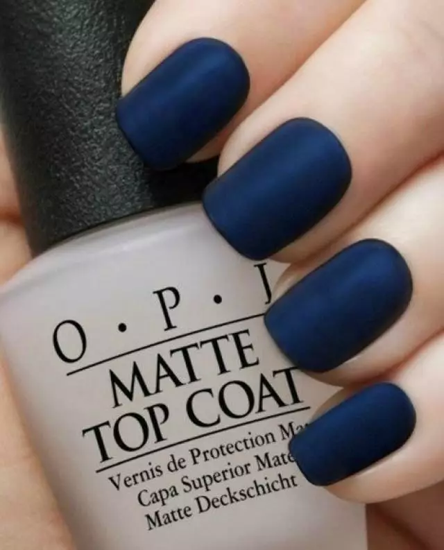 Ahịhịa Matte (26 foto): Ntinye ube monaphonic na varnish, manicure nke Ombre cherry 6471_30