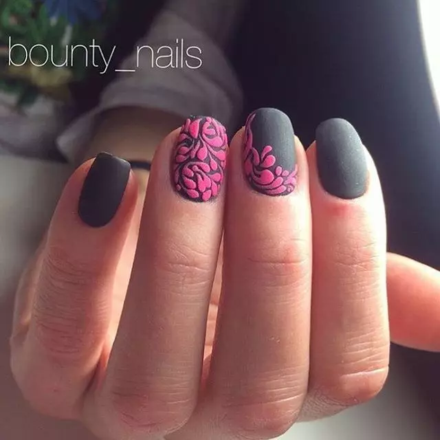 Matte Manicure (126 foto): Desain kuku matte monofonik dengan pernis, manicure musim panas yang indah dari Ombre Cherry Blossom 6471_42