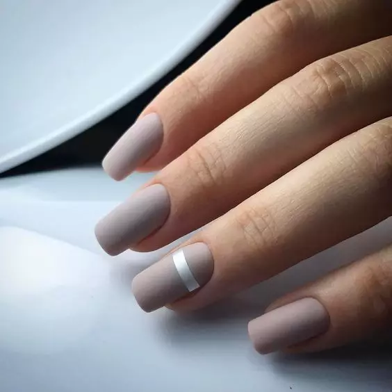 Matte Manicure (126 foto): Desain kuku matte monofonik dengan pernis, manicure musim panas yang indah dari Ombre Cherry Blossom 6471_53