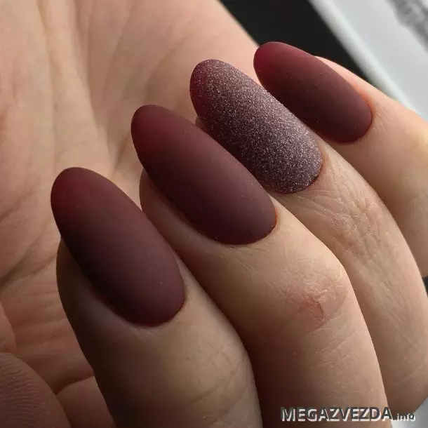 Ahịhịa Matte (26 foto): Ntinye ube monaphonic na varnish, manicure nke Ombre cherry 6471_99