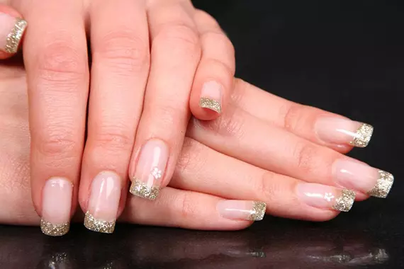 손톱에 그림이있는 흰색 프랜치 (55 사진) : 프랑스 매니큐어의 디자인의 새로운 디자인은 광장과 날카로운 손톱으로 6478_27