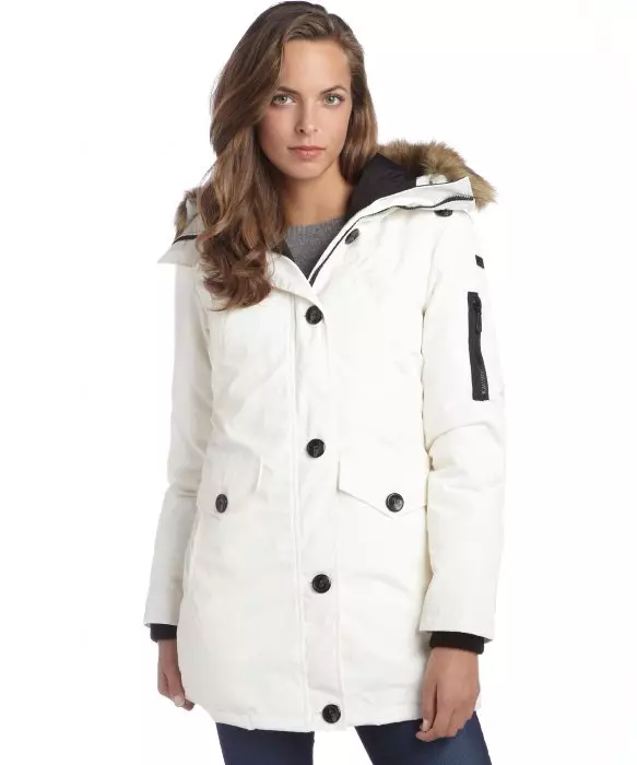 White Park (39 foto): Wanita Musim Sejuk dan Jaket Putih Spring 647_4