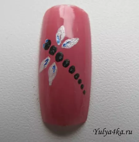 Dragonfly sa mga kuko (56 mga larawan): manicure design na may rhinestone at pagguhit hakbang-hakbang 6485_15