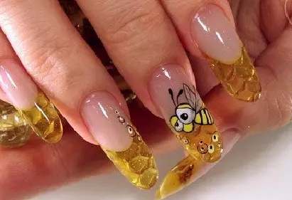 Манікюр з бджілкою (35 фото): ідеї бджолиного дизайну на нігтях 6499_26