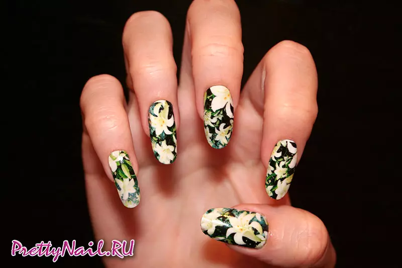 Lelies op de nagels (22 foto's): Manicure ontwerp met lelies 6507_5