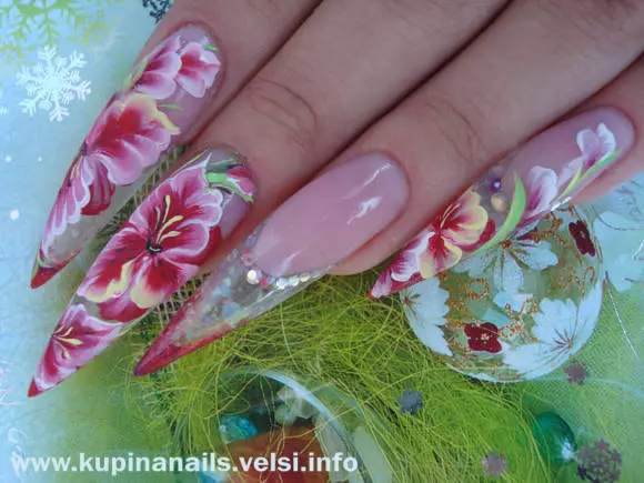Lilies på neglene (22 billeder): Manicure design med liljer 6507_9